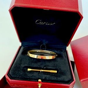 Selling my Cartier Love Bracelet Yellow Gold 4 Diamonds